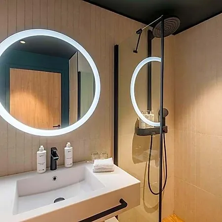 Radisson Otel 4*